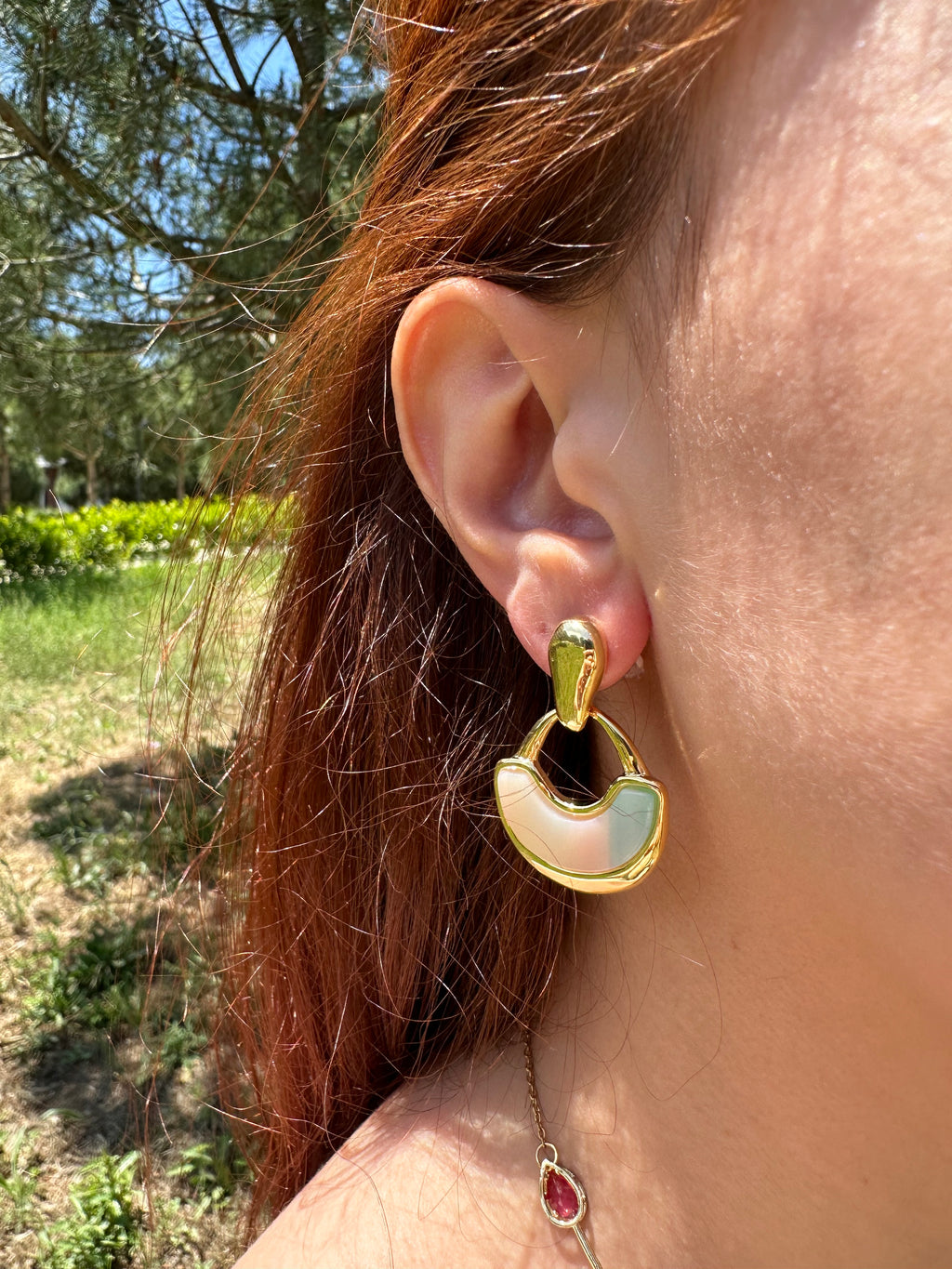 Renkli Sedef Taşlı Küpe