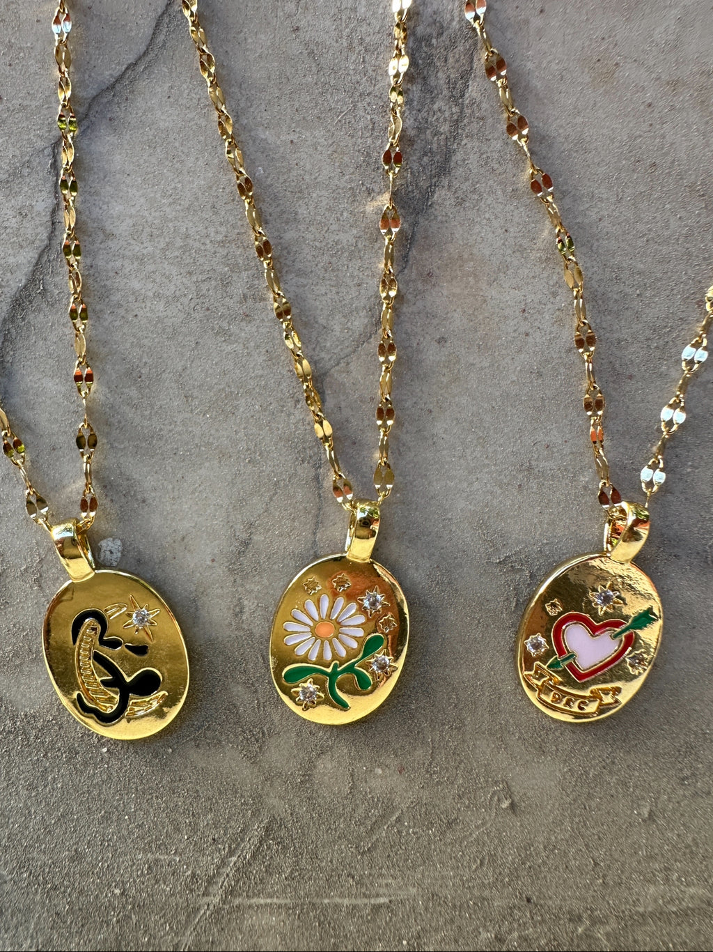 Çelik Kalp Detaylı Kolye