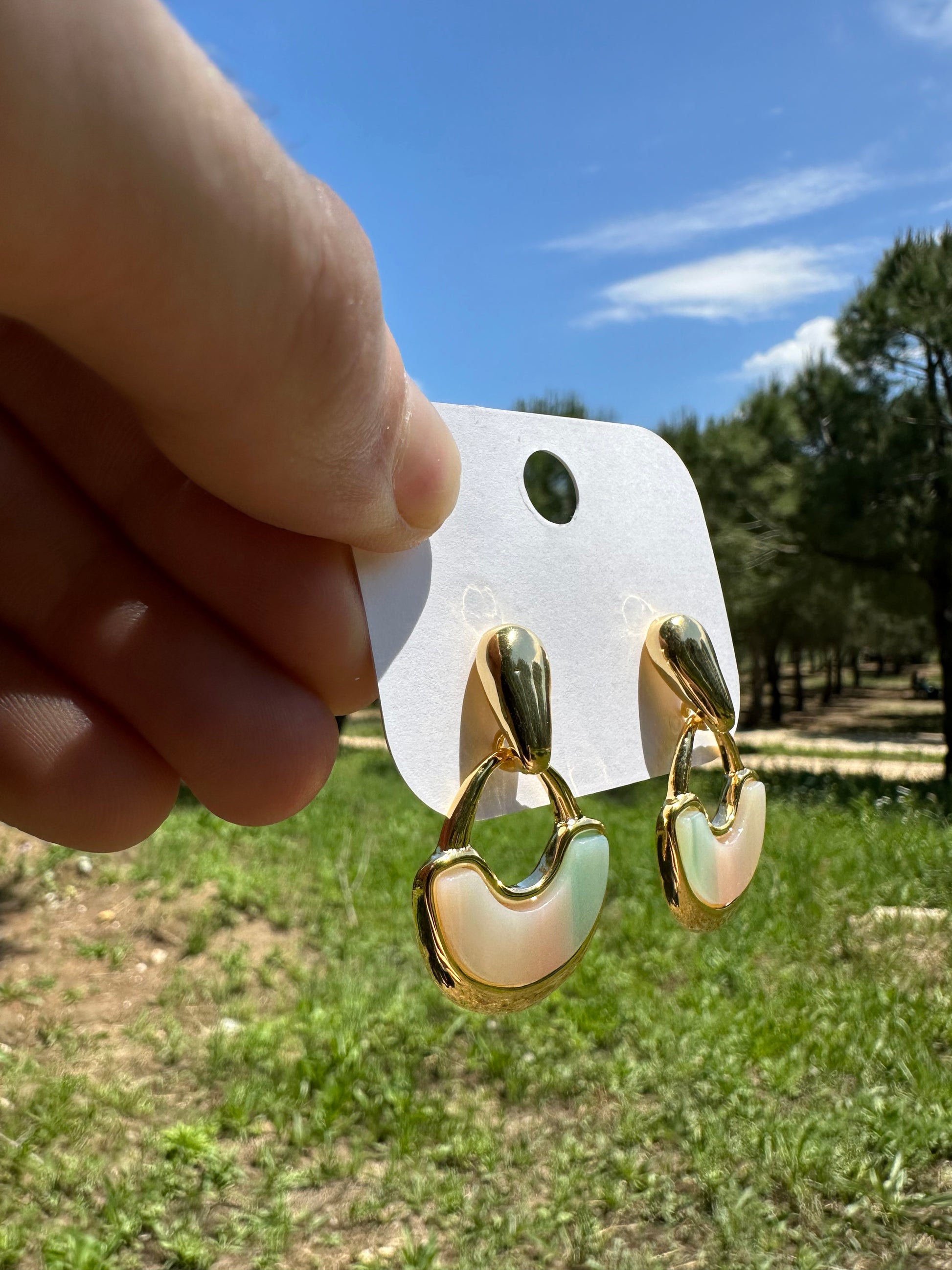 Renkli Sedef Taşlı Küpe