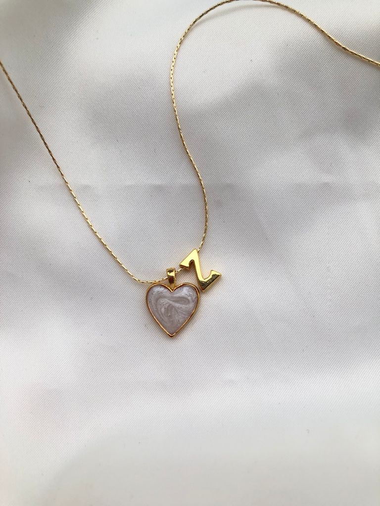 Sedef Kalpli Harf Kolye