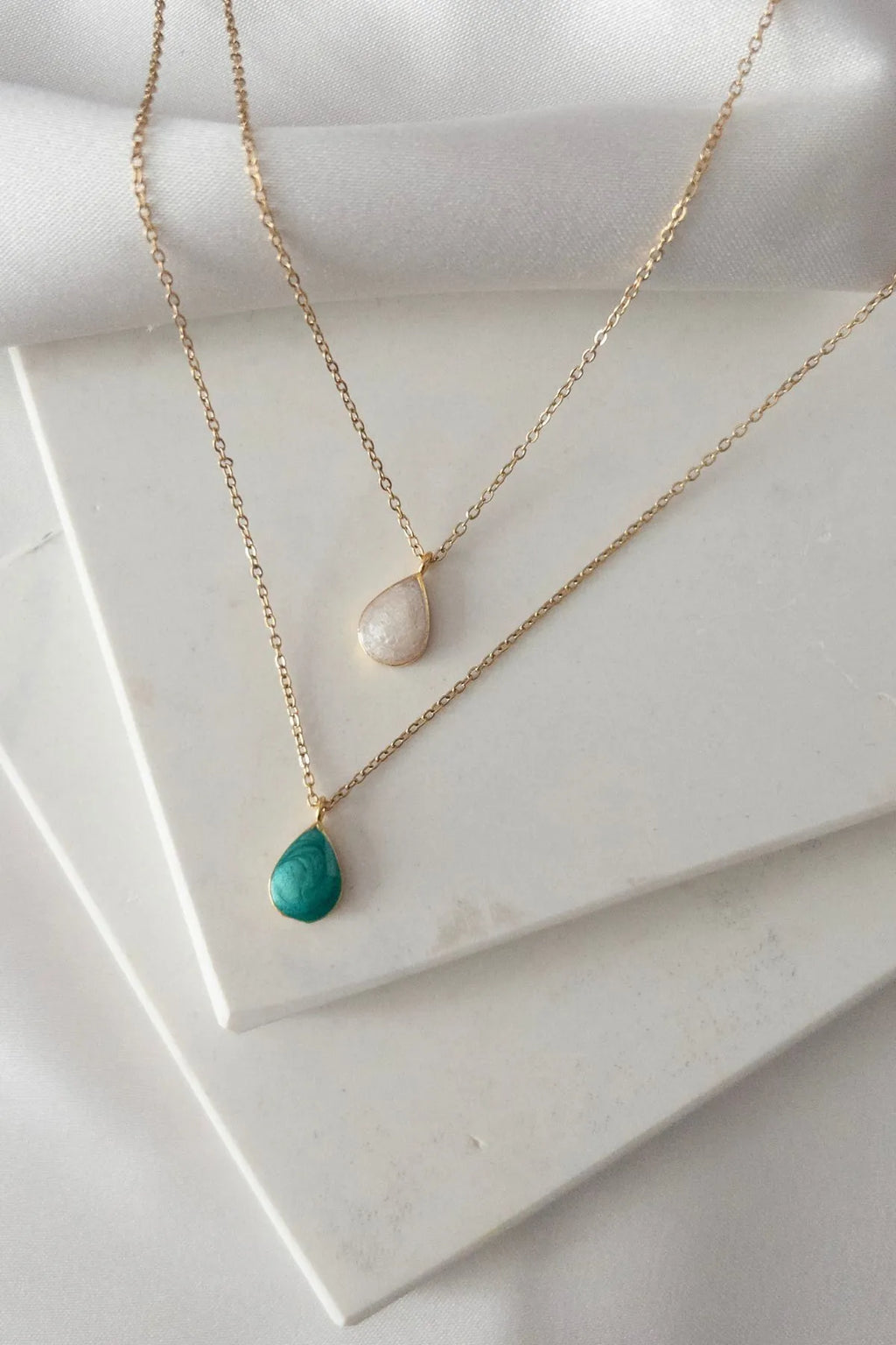 Çelik Mineli Damla Kolye