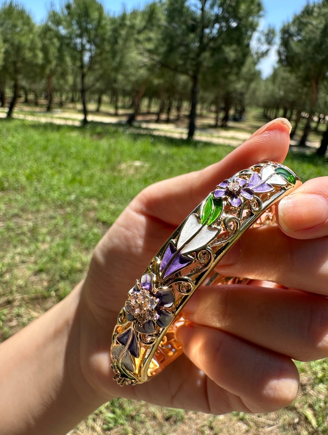 Mor Mineli Çiçekli Kelepçe Bilezik