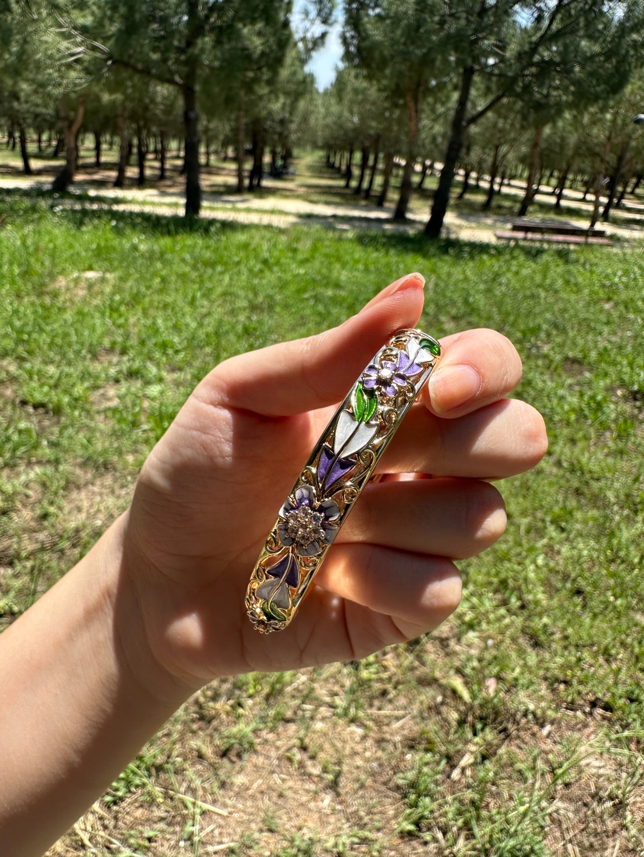 Mor Mineli Çiçekli Kelepçe Bilezik