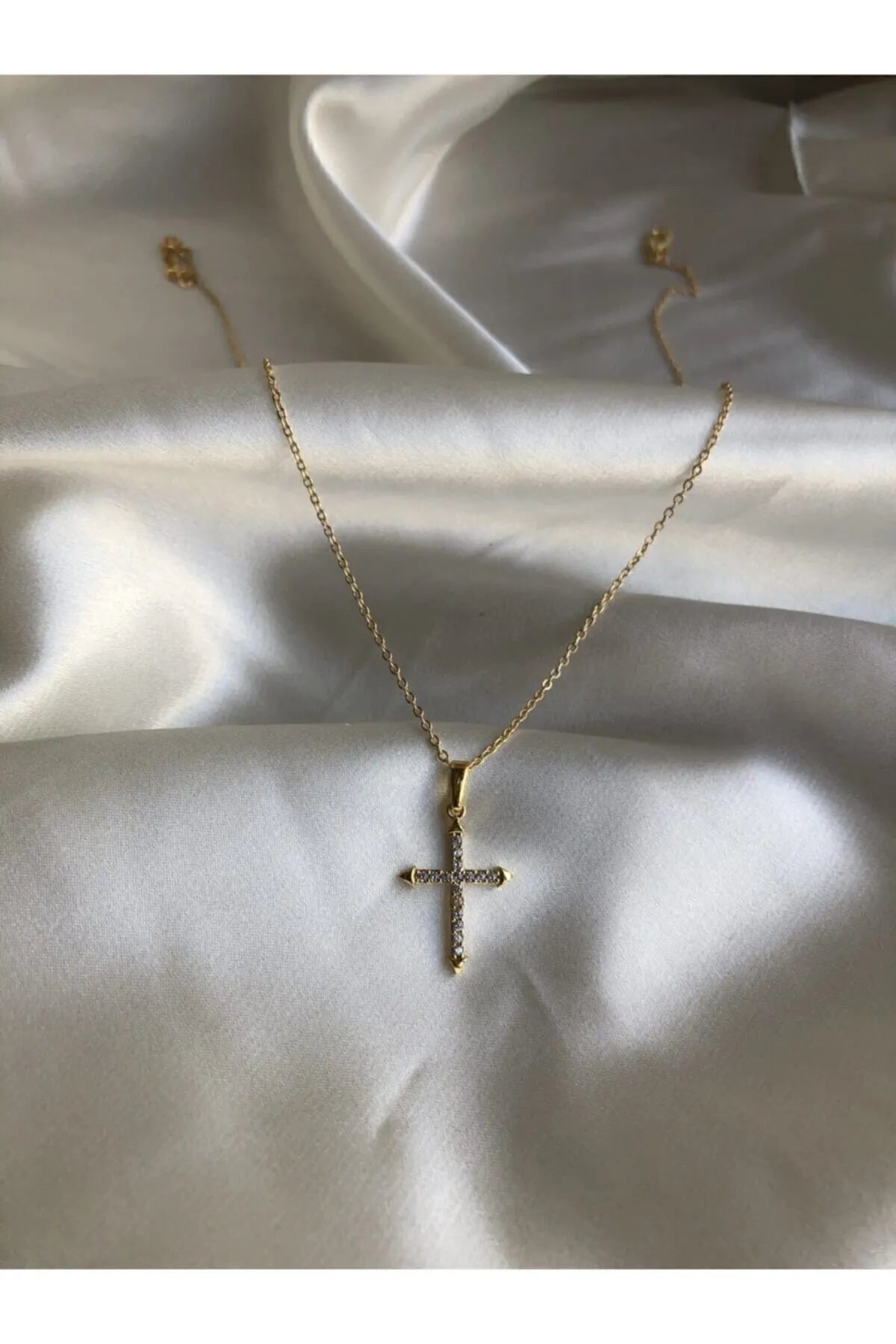 Zirkon Taşlı Haç Kolye