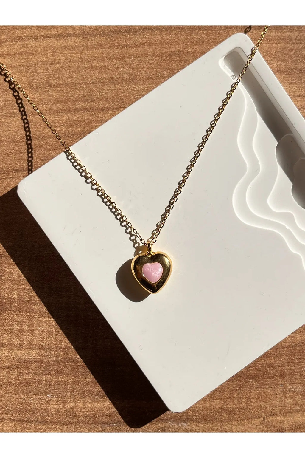 Çelik Zincirli Pembe Renkli Mineli Kalp Kolye