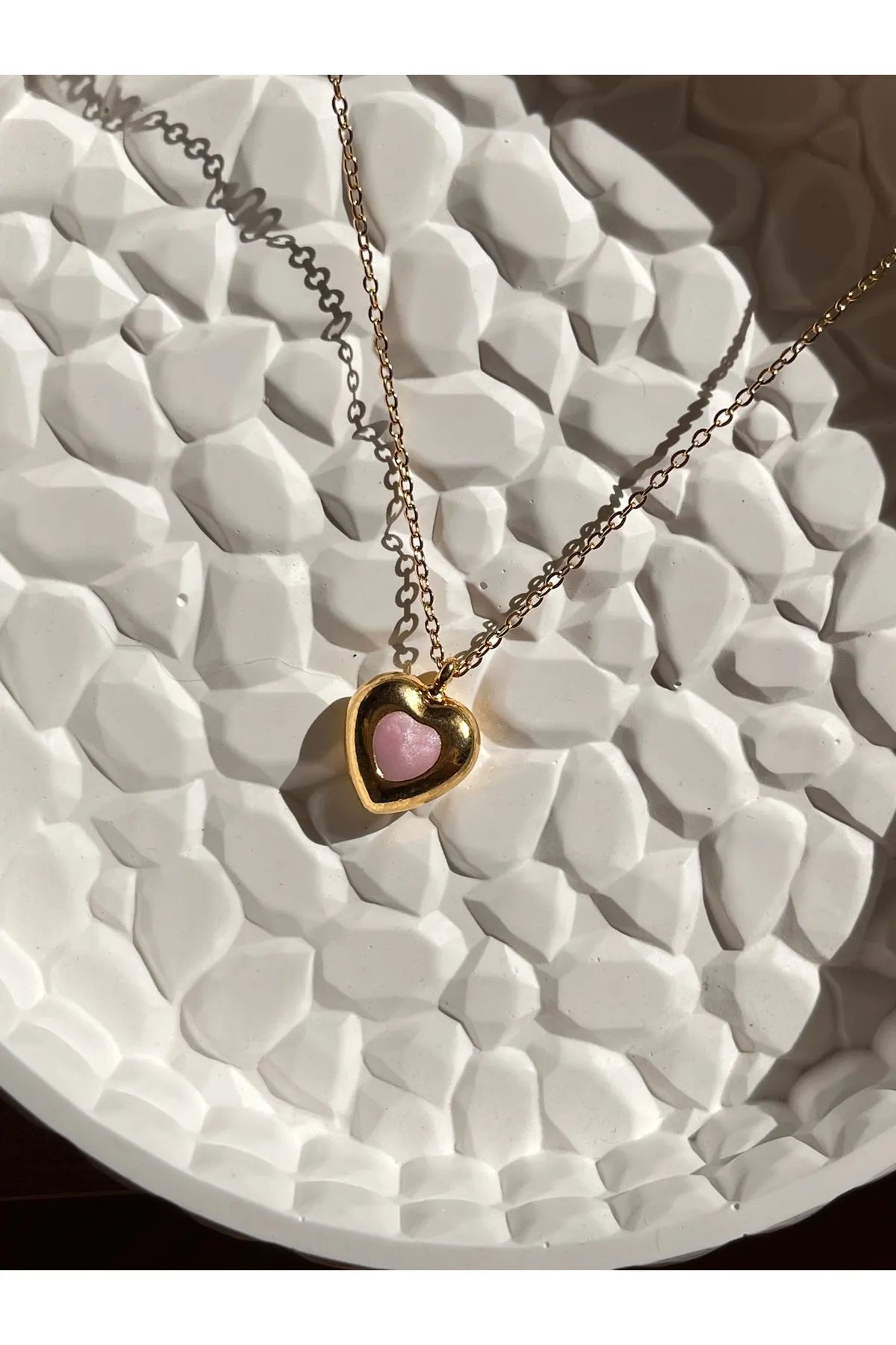Çelik Zincirli Pembe Renkli Mineli Kalp Kolye