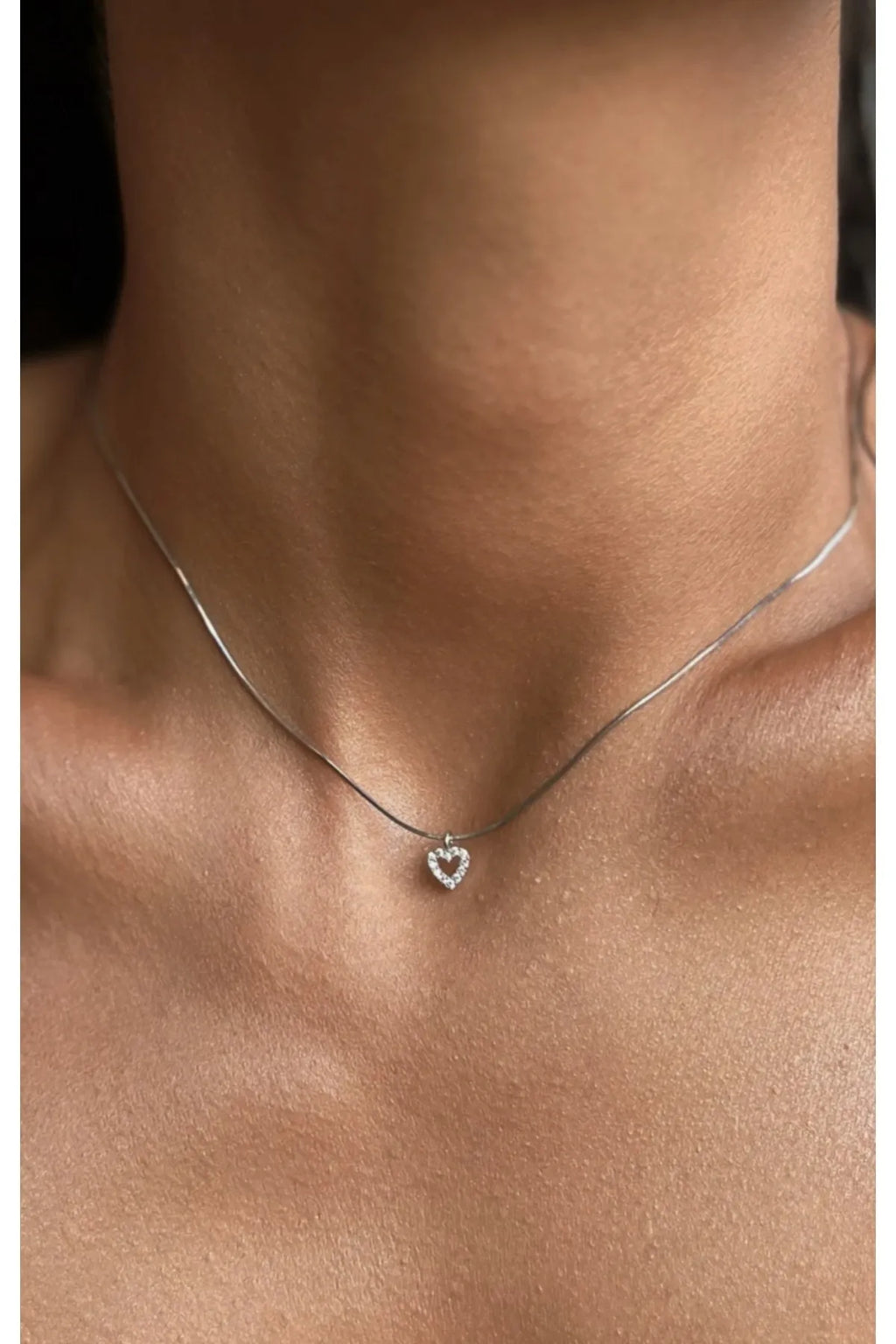 Minimal Taşlı Çelik Zincir Kalp Kolye