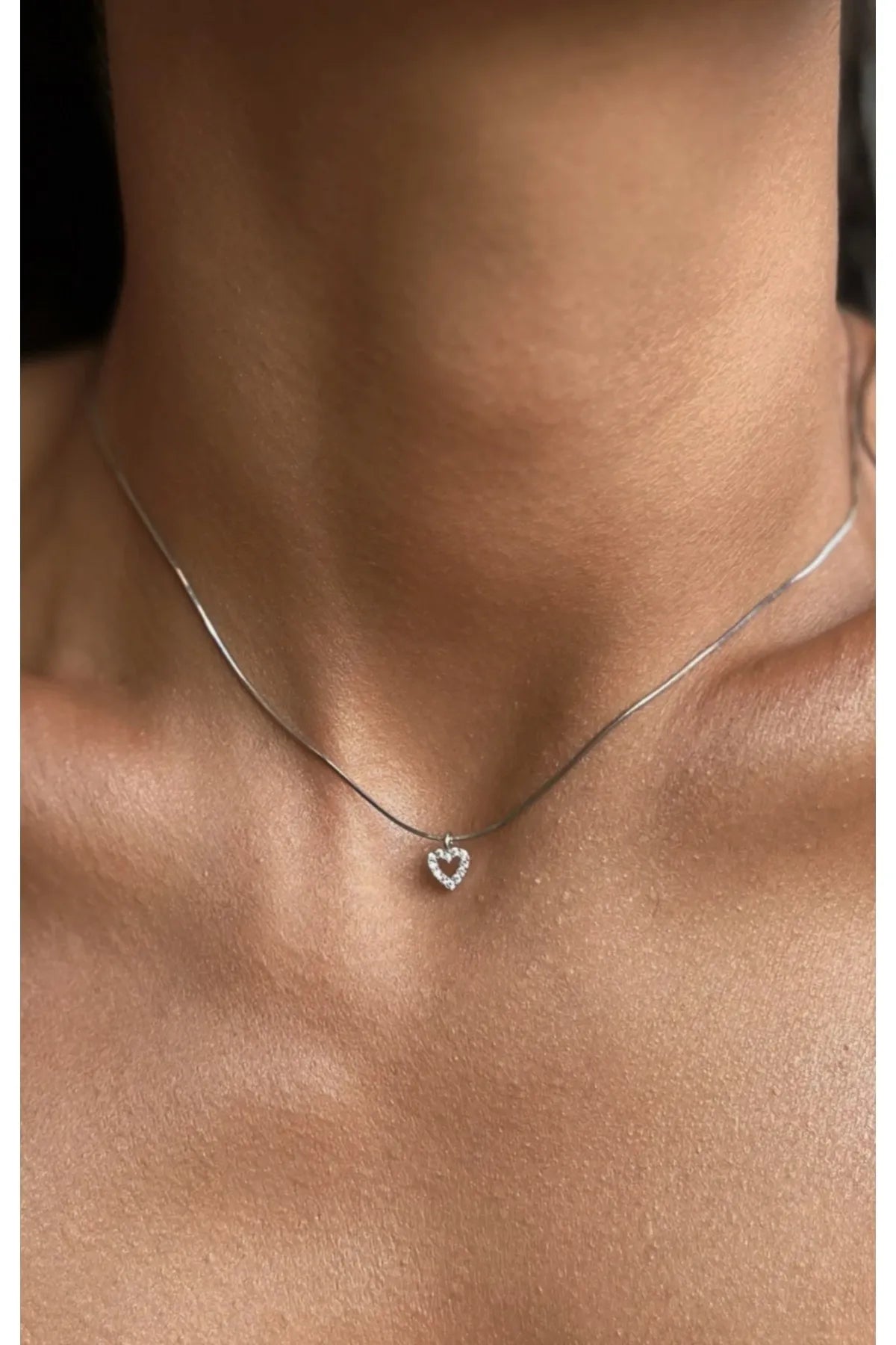Minimal Taşlı Çelik Zincir Kalp Kolye