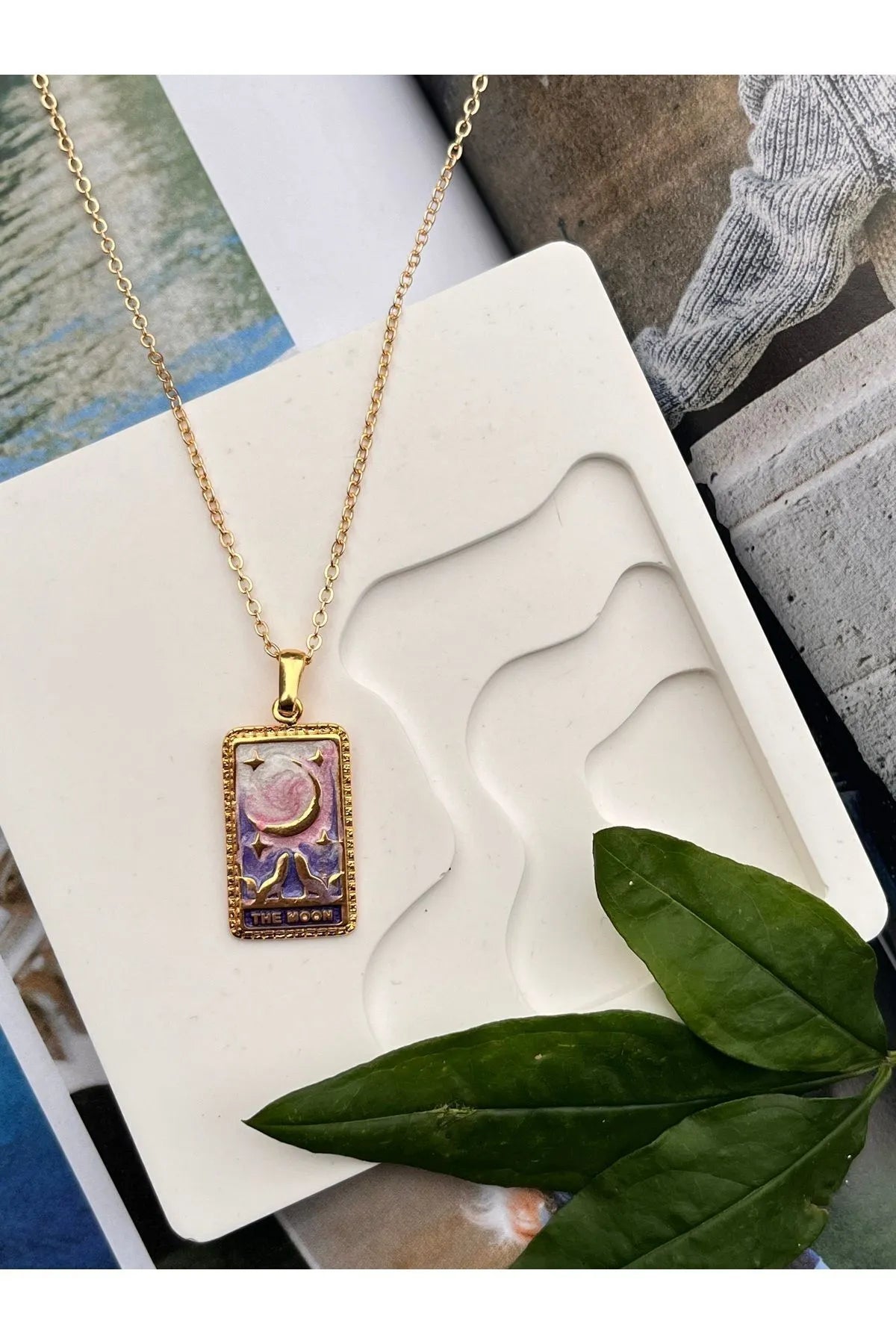 The Moon Tarot Kart Kolye